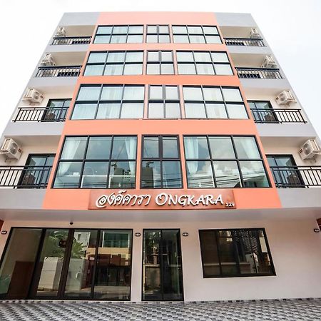 Ongkara Near Bts Thonglor Hotel Bangkok Kültér fotó